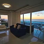 Luxury apartment, sector morros, vista y salida al mar edificio Sunshine